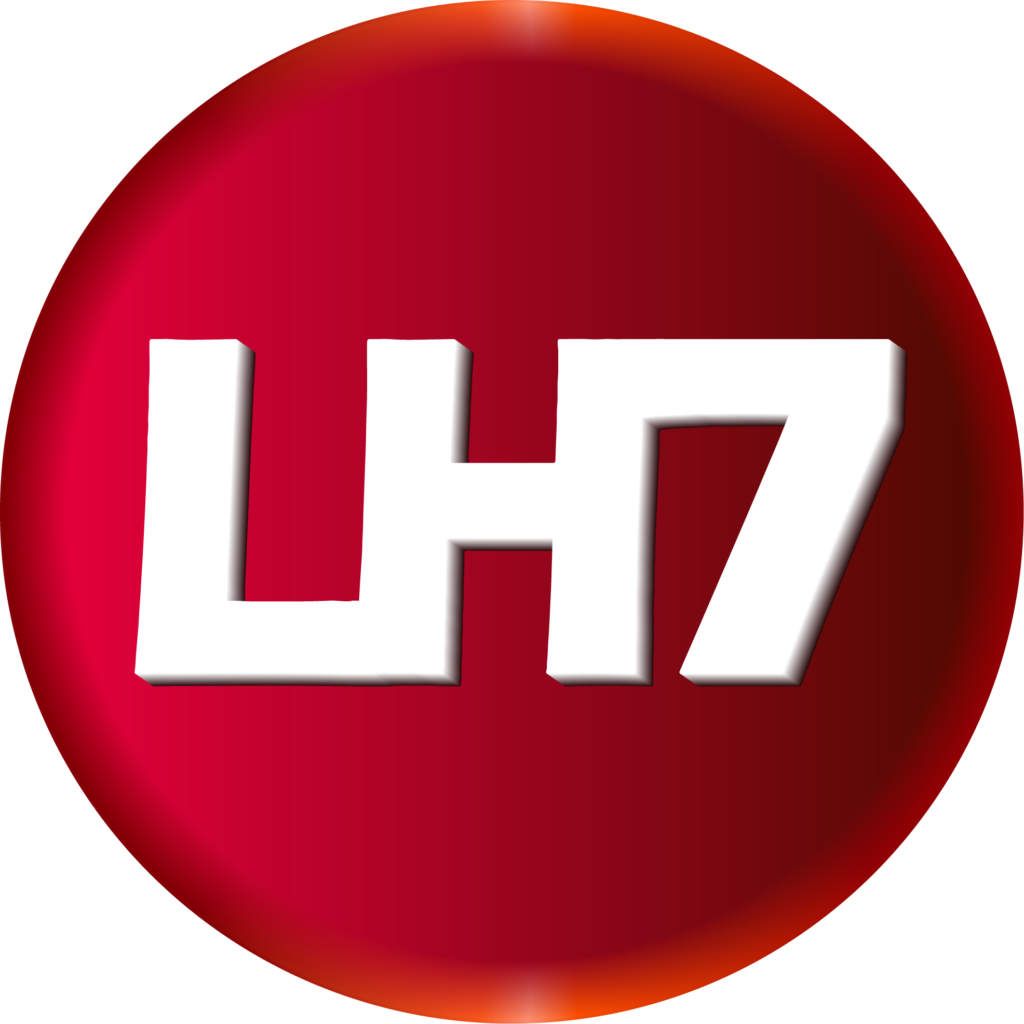 het wit LH7 logo met een rode cirkel achtergrond